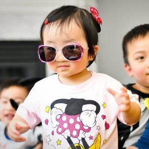 Meet your Posher, Wing